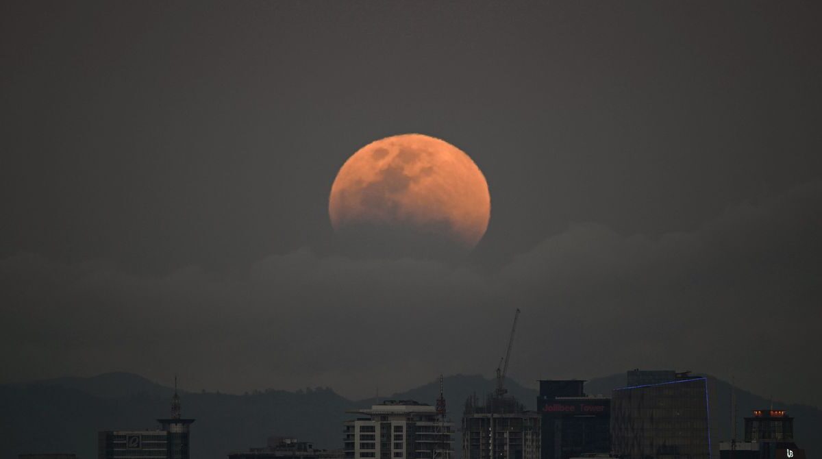How to See the Partial Lunar Eclipse and Blood Moon on August 27